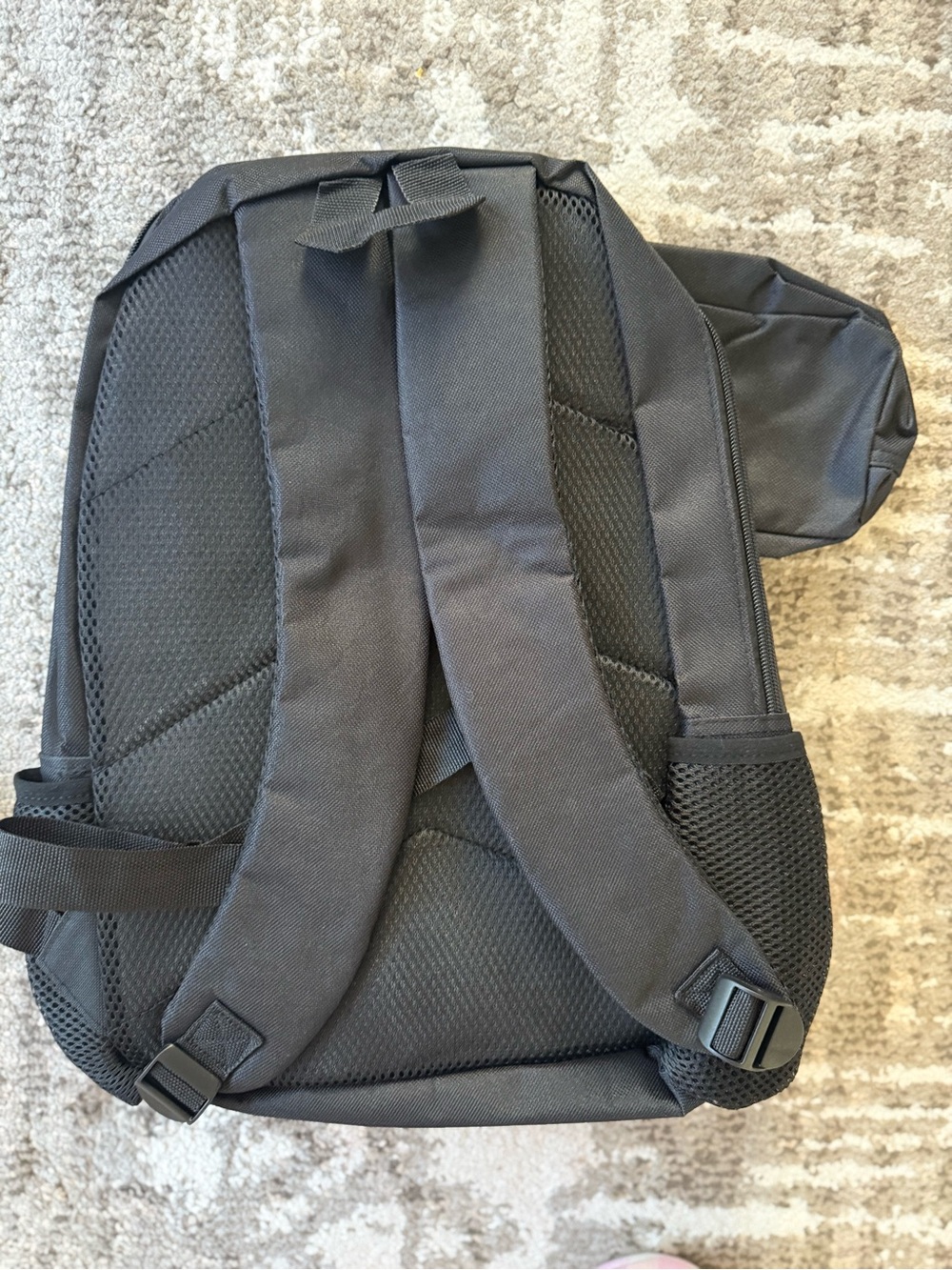 PUPPY PLAYTIME Graphic Backpack - Red & Blue - Picture 2 of 3
